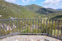 Paisaje del río Estena en la ruta del Acebo y Las Fuentes desde un mirador de la Ermita Paisaje del río Estena en la ruta del Acebo y Las Fuentes desde un mirador de la Ermita