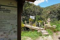 Entrada al Parque Nacional de Cabañeros, inicio de la ruta del Boquerón del Estena Entrada al Parque Nacional de Cabañeros, inicio de la ruta del Boquerón del Estena